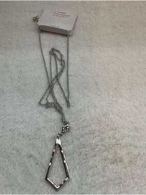 Pomina Silver Geometric Pendant Necklace